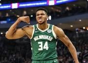 西蒙斯爆发新星，雄鹿刷新纪录，迎来胜利球队迎来希望！