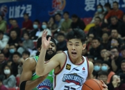 球队主力球员在比赛中发挥不稳定