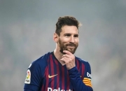 包含拉内罗斯飞机头号射手，连续创造进球记录的词条