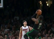 篮球比赛中凯尔特人发挥稳定取得胜利